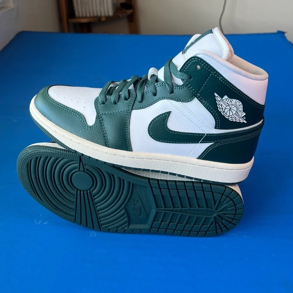 Jordan 1  Women’s Oxidized green Brand new